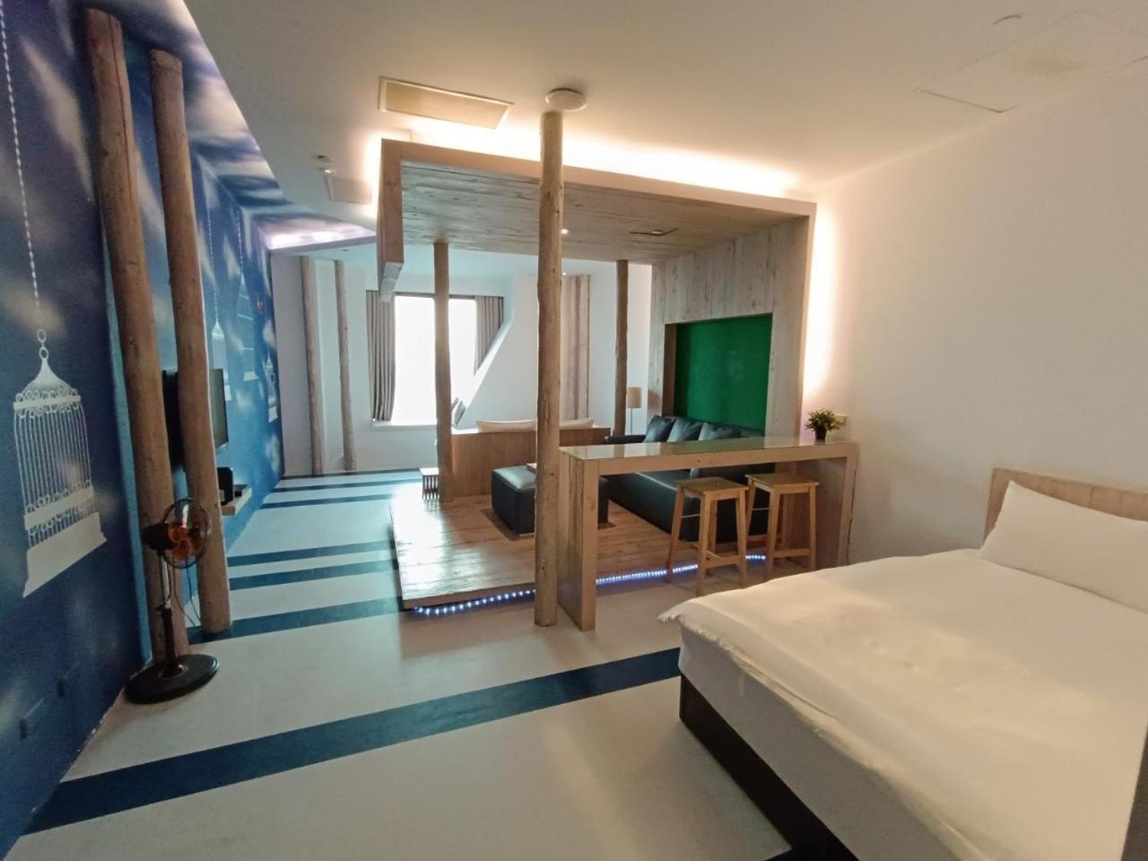 三条文旅 Apartment Kaohsiung Exterior photo