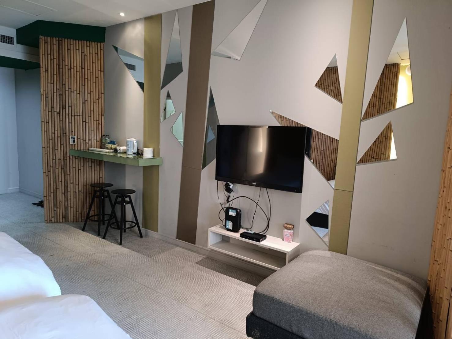三条文旅 Apartment Kaohsiung Exterior photo